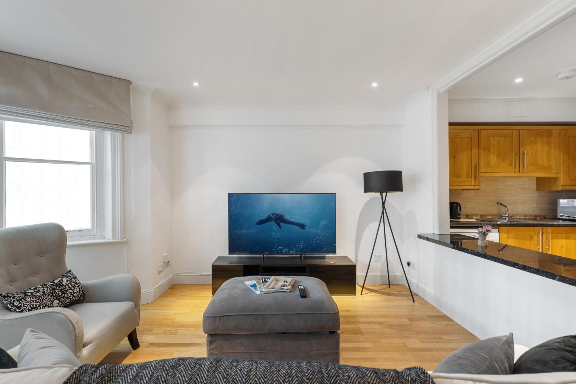 Heavenly Stays, Refined 2-bd Hidden Gem Near Hyde Park Apartment