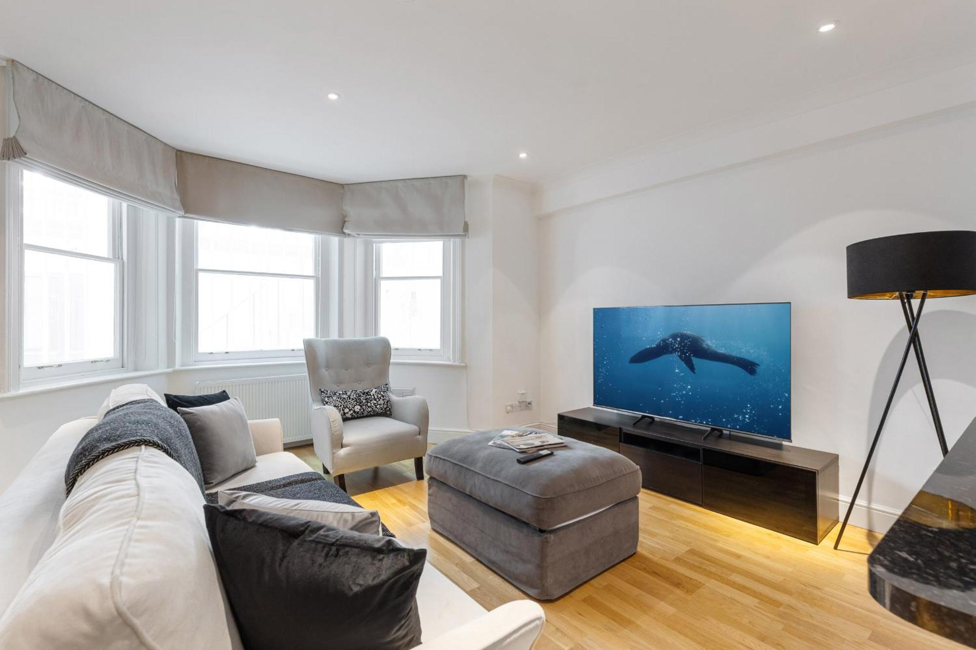 Heavenly Stays, Refined 2-bd Hidden Gem Near Hyde Park Apartment London